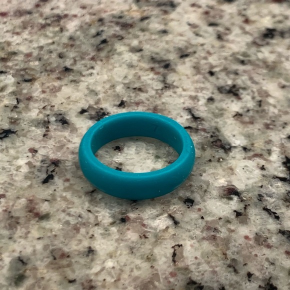6-pack Silicone Wedding Bands - Picture 6 of 8